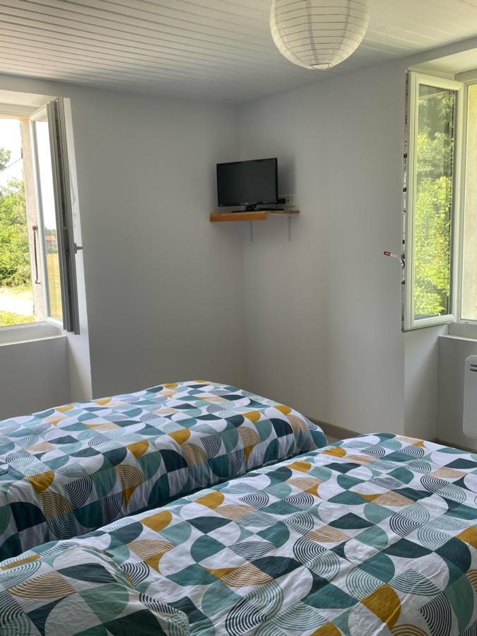 Gite A La Campagne 6-8 Personnes Mialet  Exterior foto