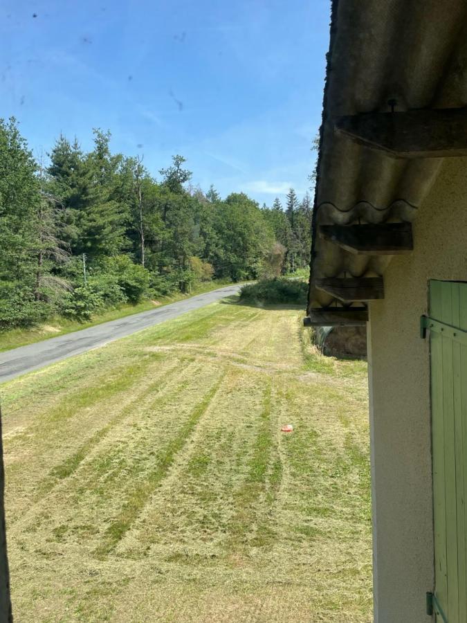 Gite A La Campagne 6-8 Personnes Mialet  Exterior foto